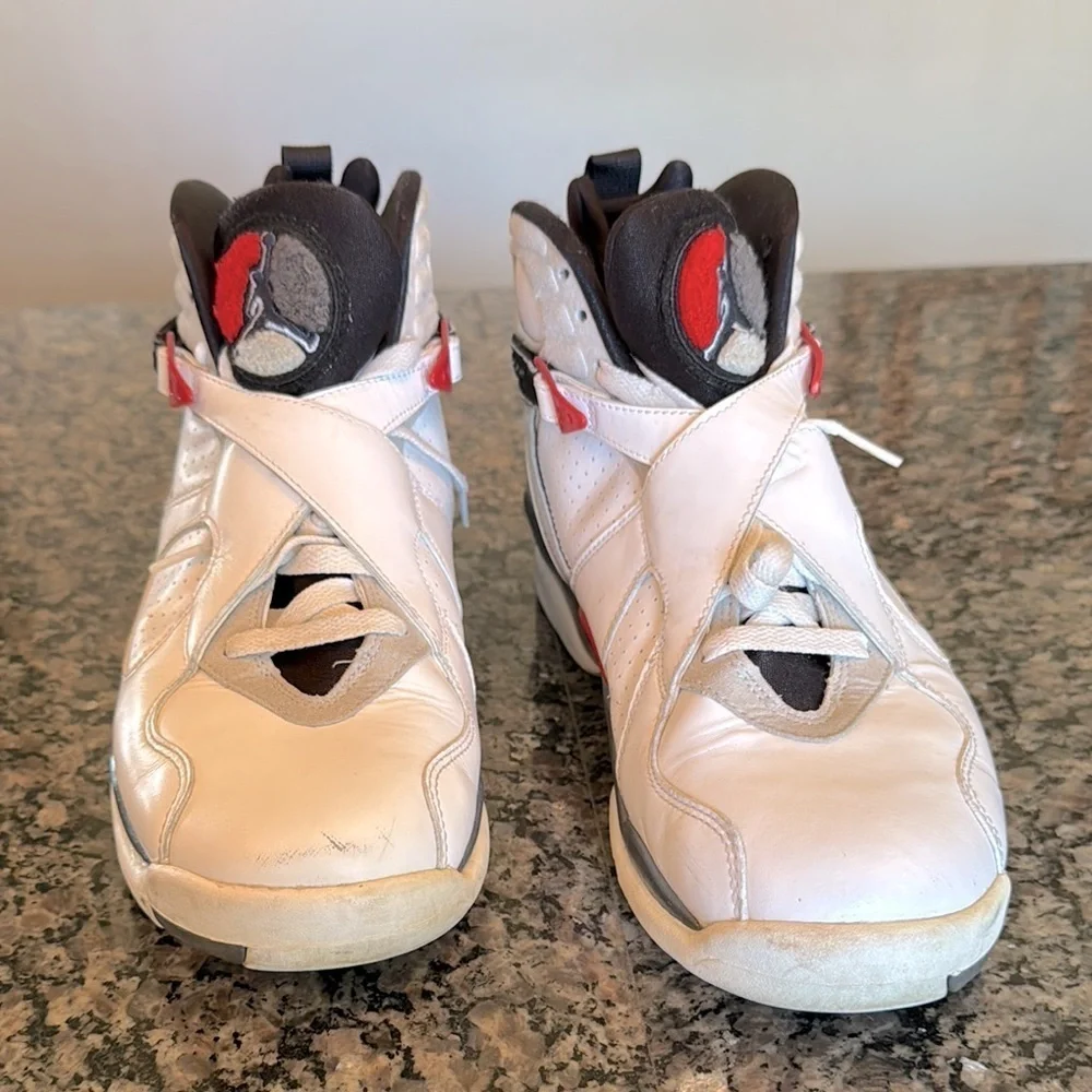 Air Jordan 8 retro bugs bunny with card White and Black Sneakers GUC 10